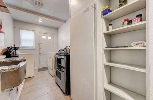 Central Oklahoma City Apartment | 2BR Apt Near St. Anthony Hospital Kitchen, Wi-Fi, Free Parking #31