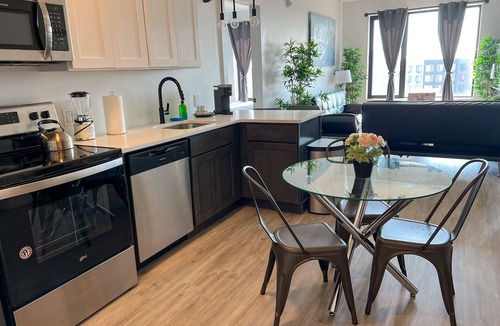 Elizabeth Apartment | 2BR apt next to EWR 3529