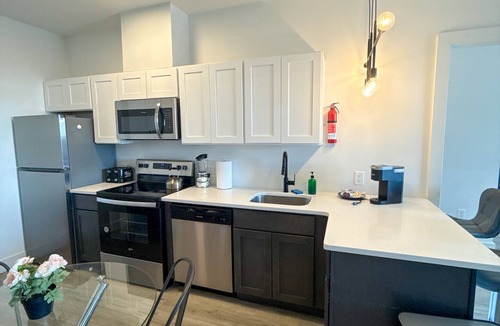 Elizabeth Apartment | 2BR apt next to EWR 3529