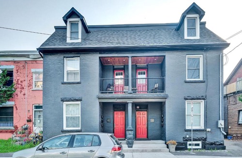 Centretown West Apartment | 2BR Apt with Netflix and access to Rooftop Terrace