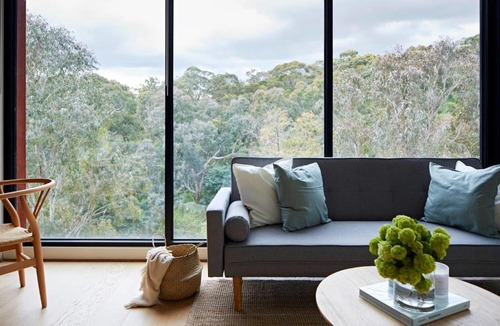 Abbotsford Apartment | 2BR Apt With Yarra River Views & Parking