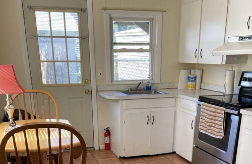 Fifth Ward Apartment | 2BR Apt Yachting Village with Parking!