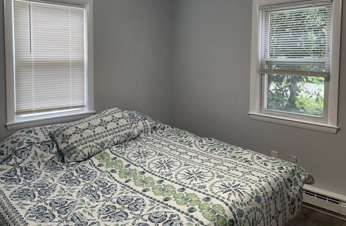 Fifth Ward Apartment | 2BR Apt Yachting Village with Parking!
