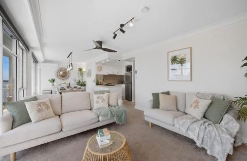 Biggera Waters Apartment | 2BR Beachfront Pool Spa Sauna