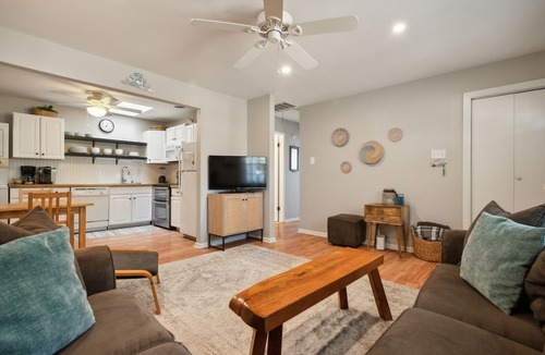 Village Green Condo | 2BR Cape May Retreat - Yard, Beach & Parking