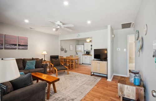 Village Green Condo | 2BR Cape May Retreat - Yard, Beach & Parking