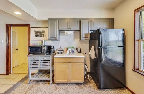 Silver Terrace House | 2br Castle on the Hill w/VIEWS