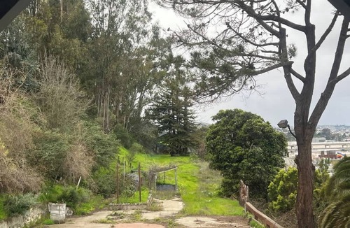 Silver Terrace House | 2br Castle on the Hill w/VIEWS