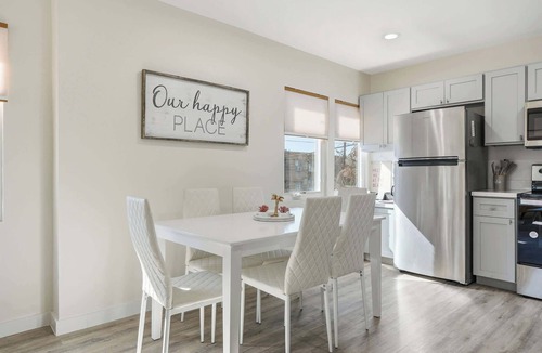 Del Mar Apartment | 2BR Coastal Suite Walk to McGee Beach