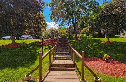 Weirs Beach Condo | 2BR Condo Lake Winnipesaukee