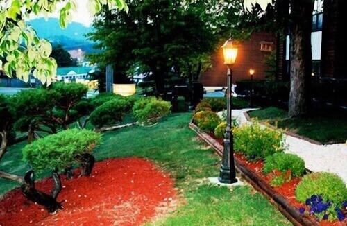 Pigeon Forge Condo | 2br Condo Re-modeled Great Smokey Mountains Dollywood Old Mill July 4th