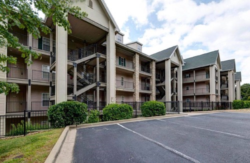 Branson Condo | 2BR Condo @ Thousand Hills! Great views and value! Close to strip! Elevator!