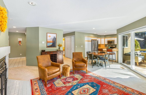 Leavenworth Condo | 2BR condo with mountain views & spa access.