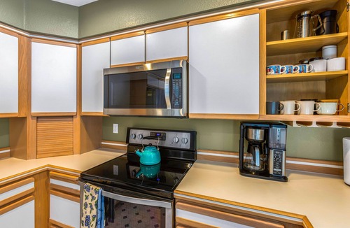 Leavenworth Condo | 2BR condo with mountain views & spa access.