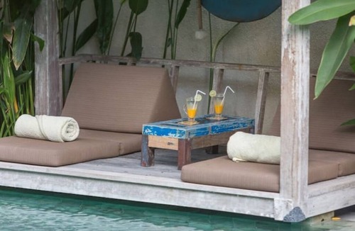 Central Seminyak Villa | 2BR Cosmopolitan Villa Near Seminyak Beach #family
