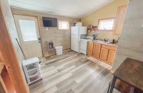 Oscoda Cabin | 2BR Cottage | Steps from the Beach