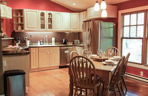 Tobermory House | 2BR Cottage Surrounded by Nature