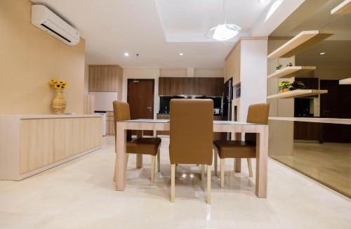 Mampang Prapatan Apartment | 2BR Cozy and Modern L'Avenue Apartment By Travelio