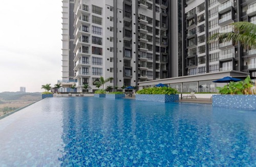 Medini Apartment | 2BR D'Pristine Suite near LEGOLAND, FREE Parking