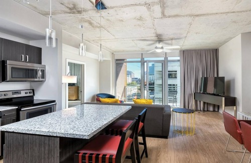 Civic District Resort | 2BR Deluxe at Club Wyndham Austin – Modern Suite Close to Music & Dining