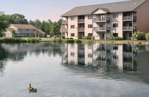 Lake Delton Condo | 2br Deluxe in Wilderness Setting Wisconsin Dells!