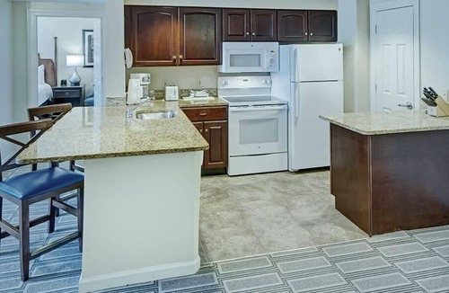 Old Town West Condo | 2br Deluxe Unit Steeped in US History!