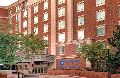 Old Town West Condo | 2br Deluxe Unit Steeped in US History!