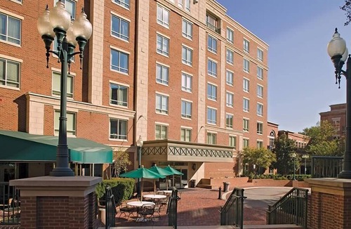 Old Town West Condo | 2br Deluxe Unit Steeped in US History!