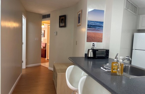 Downtown Honolulu Condo | 2BR+Den High Floor Ocean View Free Parking