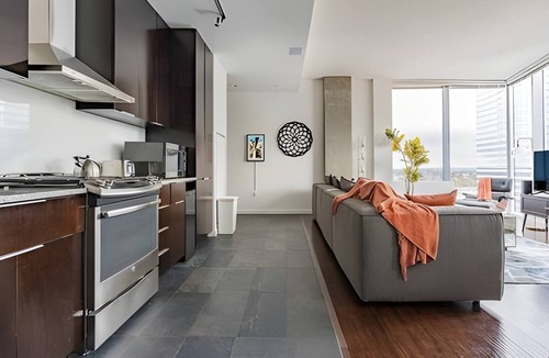 West Bellevue Bed & Breakfast | 2BR+Den Penthouse | Bellevue | Sophari Towers F