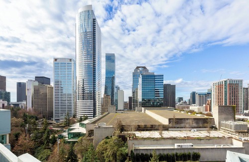 First Hill Condo | 2BR Designer Condo, Free Parking, Convention Ctr