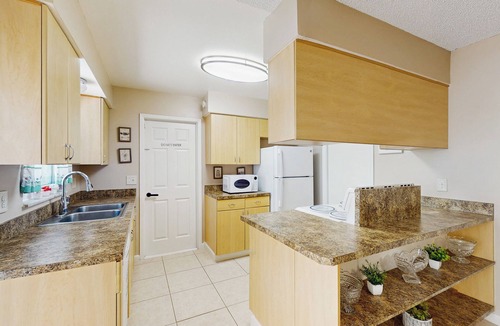 Longwood Apartment | 2BR Dog-friendly Oasis w/Shared Pool & Patio