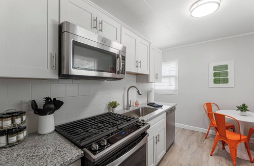 Clayton-Tamm House | 2BR Dogtown Bungalow Near Zoo, The Hill & Downtown