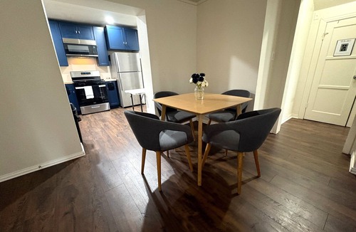 Dallas House | 2BR Downstairs Ste in Historic Home 5 mins to Baylor Downtown Dallas Deep Ellum