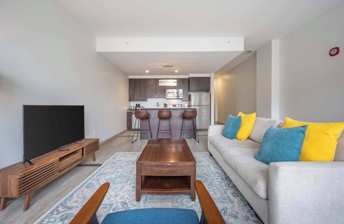 Downtown Detroit Apartment | 2BR Downtown Luxury Getaway