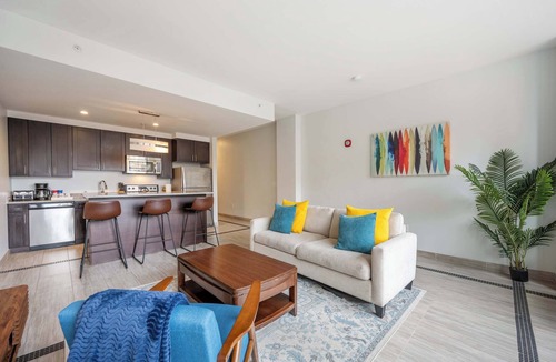 Downtown Detroit Apartment | 2BR Downtown Luxury Getaway