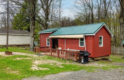 Russell House | 2BR Eagles Nest Cottage