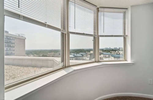 Ballston Apartment | 2BR Executive City Suite With Gym & Pool