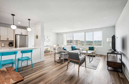 Crystal City Apartment | 2BR Executive Retreat Near D.C. & Airport