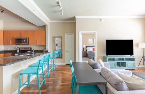 Cityplace Apartment | 2BR Executive Suite With Pool, Gym & Fast Wi-Fi By ENVITAE