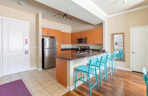 Cityplace Apartment | 2BR Executive Suite With Pool, Gym & Fast Wi-Fi By ENVITAE