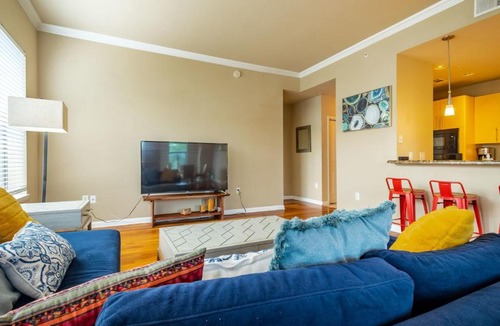 Cityplace Apartment | 2BR Executive Suite With Pool, Gym By ENVITAE