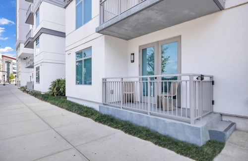 Lake Dot Apartment | 2BR Family Getaway, Rooftop Pool in Downtown Orlando!