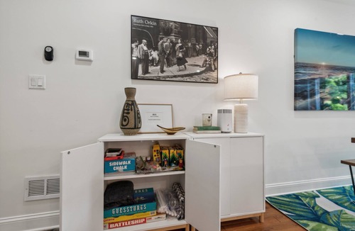 East Mount Airy Condo | 2BR Family Retreat – Safe, Comfortable & Fun