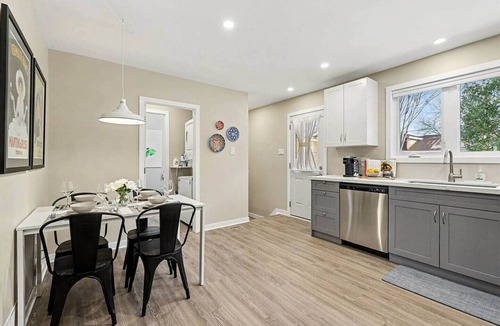 Ottawa Division House | 2BR Family Retreat With Fenced Yard And Parking