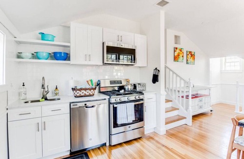 Westport Apartment | 2BR Flat above Historic Cider Mill