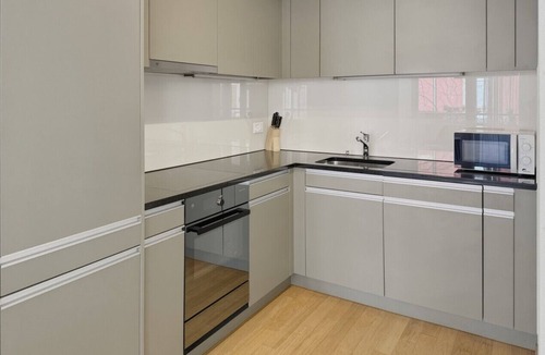 Sihlfeld Apartment | 2BR flat in the city center (West 12)