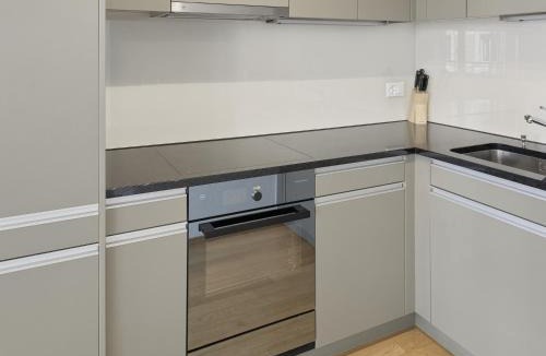 Sihlfeld Apartment | 2BR flat in the city center - West 12