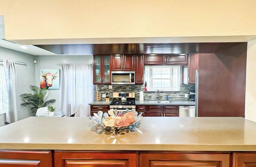View Park-Windsor Hills House | 2BR Gem Near LAX, SoFi, and Forum - MK1