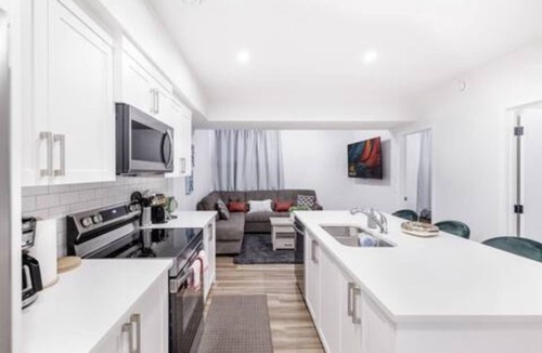 Calgary House | 2BR Guest Suite - Elegant, Private & Well-Equipped